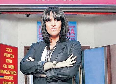 who is anna richardson tv star and partner of sue perkins revealed as she launches revenge porn