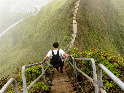10 Terrifying Views In Hawaii That Will Make Your Palms Sweat