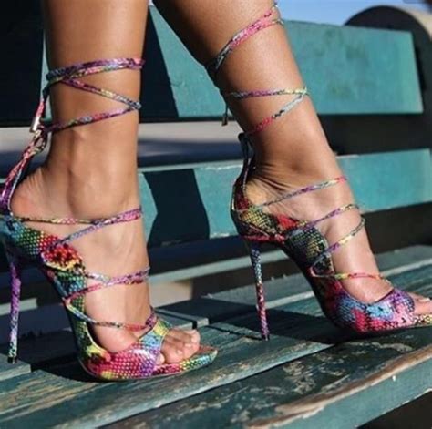 Pin På High Heels Hobby Including Celebrities Who Wear Them