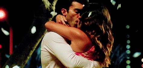 There’s No New ‘jane The Virgin’ Tonight But We Have Jane And Rafael