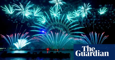 new year s eve celebrations and fireworks around the world