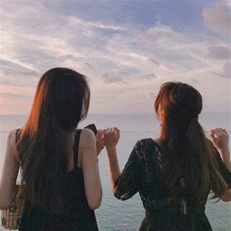 pin by lili on ˚♡ friends ♡ ˚ korean best friends girl couple ulzzang
