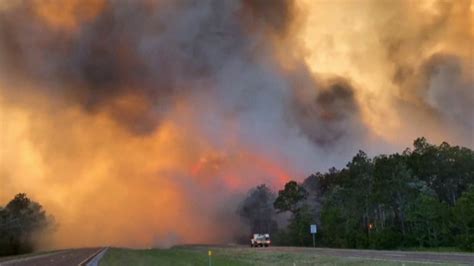 wildfires  florida force hundreds  evacuate