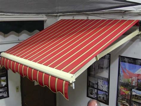 retractable awnings canopy