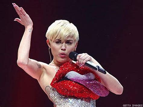 Dominican Republic Cancels Miley Cyrus Concert Because She Promotes