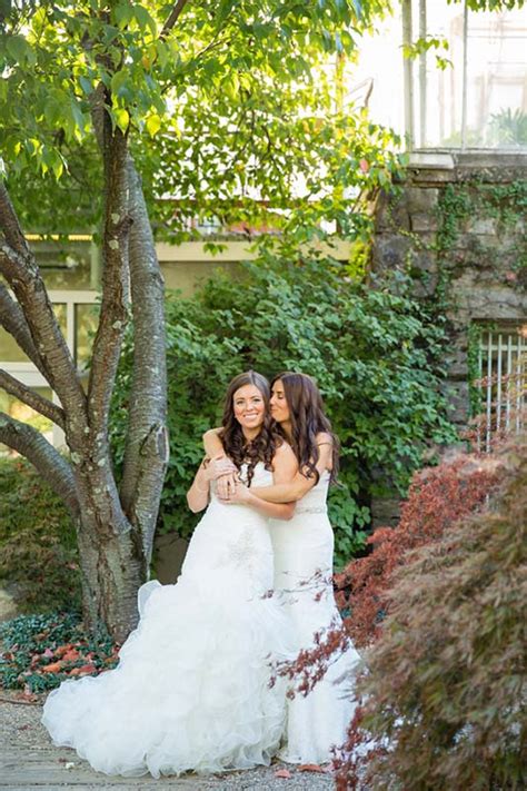 Ohio Botanical Lesbian Wedding Equally Wed Lgbtq Wedding Magazine