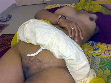 housewife remove saree nude real photo hot sexy aunty
