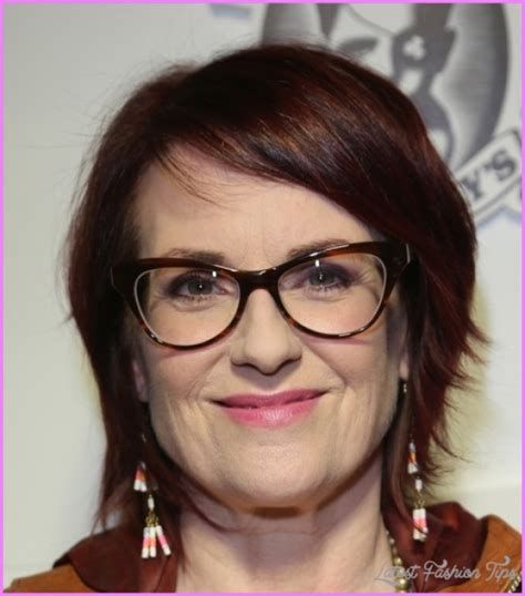 Short Hairstyles For Women Over 50 With Glasses