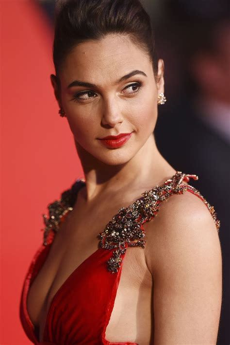 131 best gal gadot 3 images on pinterest good looking women beautiful black hair and