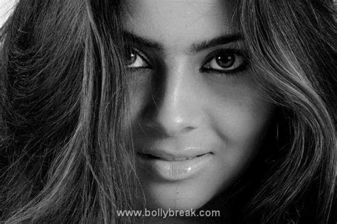 Unlimitedfun Marathi Actress Sonali Kulkarni Hot Pics