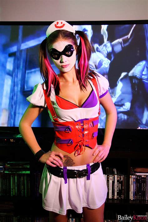 bailey knox gives you a little harley quinn from arkham asylum cosplay coed cherry
