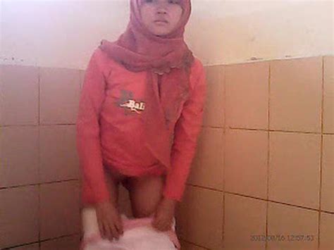 jilbab naked public