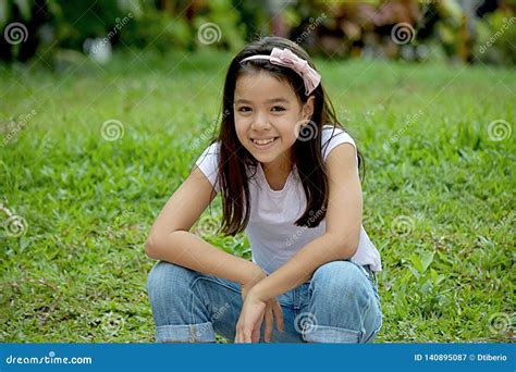 Filipina Girl Smiling Stockbild Bild Von Schön Entzückend 140895087