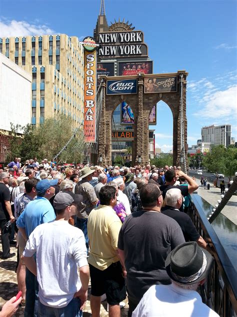 brooklyn bridge las vegas  york landmarks travel  york city