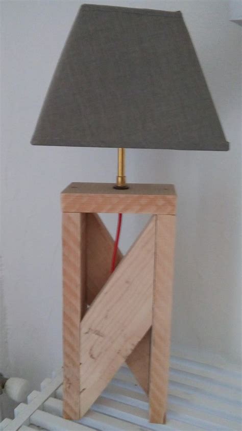 lampe en bois de palette luminaires par  inquiete palette palette bois objet deco deco
