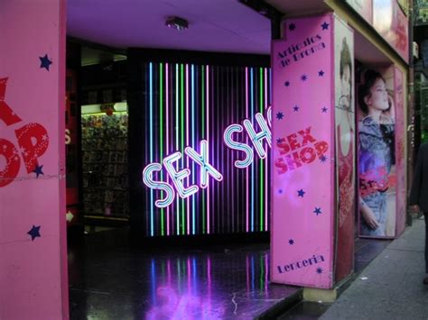 tiendas y escaparates sex shop