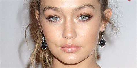 this is how to master the smoky brow trend