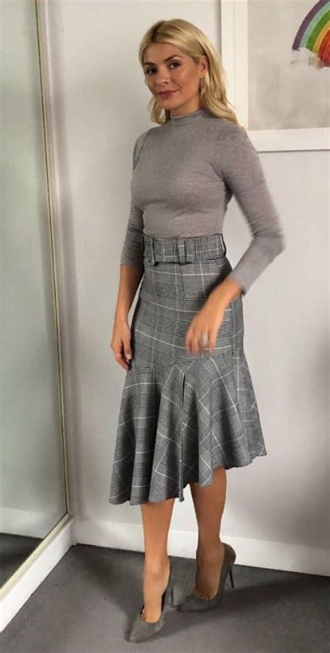 holly willoughby s grey topshop skirt who what wear uk