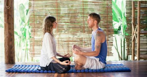 5 Reasons It S Better To Meditate With A Friend Mindbodygreen