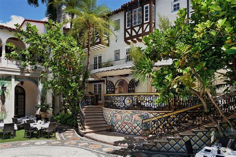 look inside gianni versace s miami mansion that s now a