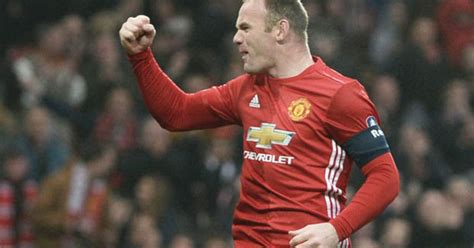 Wayne Rooney Equals Sir Bobby Charlton S Man United