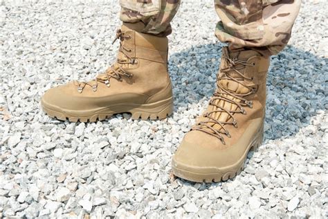 army  test  combat boot designs   makers militarycom