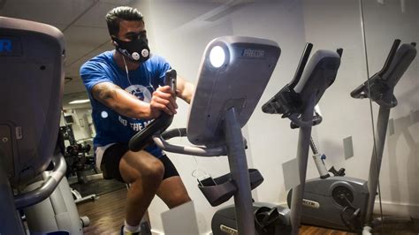 fitness oder sexfetisch mit gasmaske trainieren welt