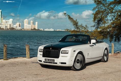 royal appearance  custom white convertible rolls royce phantom  black hood caridcom gallery