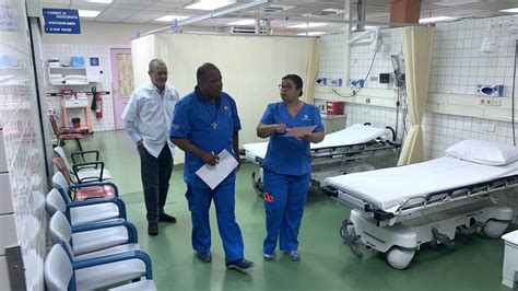 nieuw ziekenhuis curacao geopend militairen brengen patienten  nos