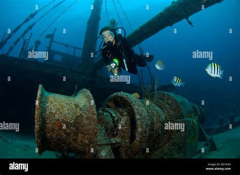 Female Deep Sea Divers