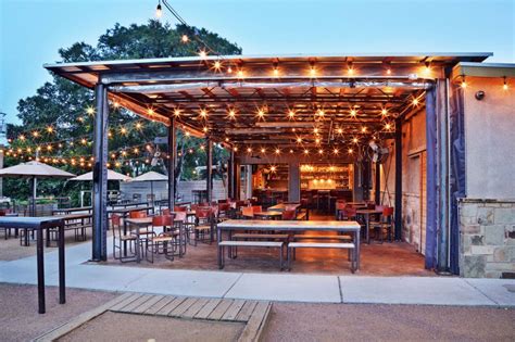 stellar options  monday night dining outdoor restaurant design