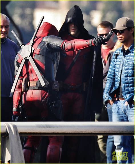 Ryan Reynolds Photographed Unmasked In The Deadpool Suit