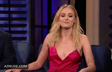Sophie Turner Shows Her Hard Nipples Wearing A Red Dress At The Conan