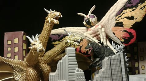 Neca Gmk Godzilla Vs Mothra And King Ghidorah Stop Motion