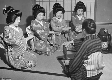 memories of the 1950s geisha stunning photos celebrate how the ancient oriental art of the