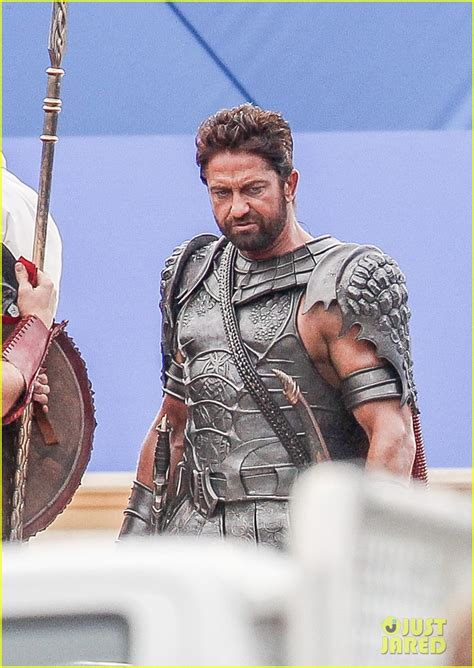 gerard butler gets god like on the gods of egypt set photo 3122605