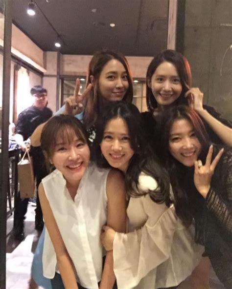 Son Ye Jin Shares Photo With Yoona Lee Min Jung And More