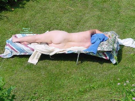nude wife sp hot wife in backyard july 2010 voyeur web