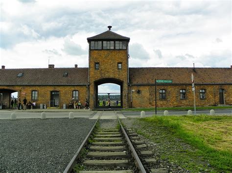auschwitz concentration camp wikipedia