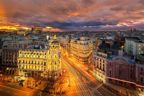 Calle Gran Vía In Madrid Explore Shop And Dine Along One Of Madrid’s