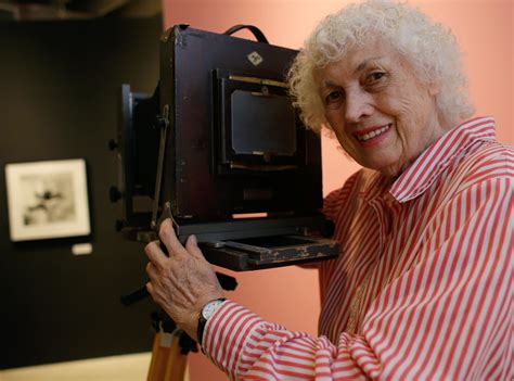 Pin Up Photographer Bunny Yeager Dies At 85 E Online