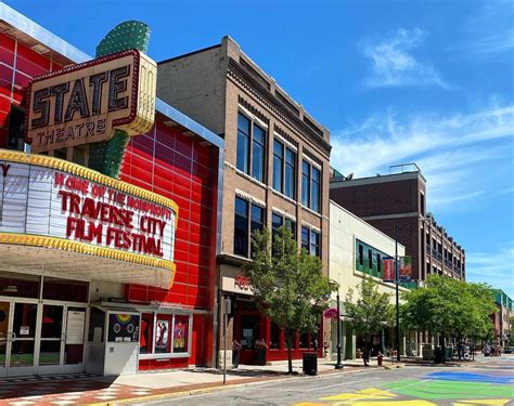 Michael Moore S Traverse City Film Festival Cancels 2021 Fest Vimooz