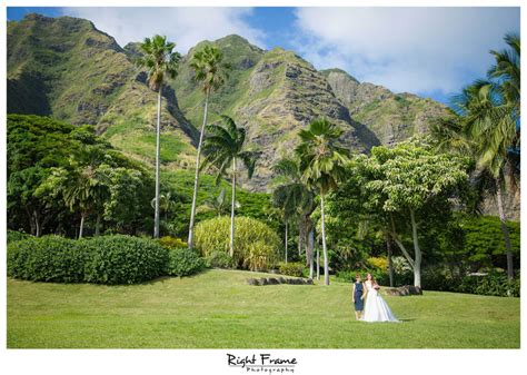 oahu hawaii kualoa ranch wedding  paliku gardens  frame photography
