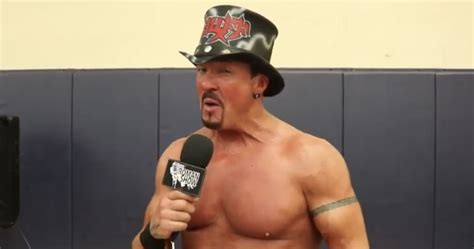 disturbing video showing  bruised  buff bagwell surfaces
