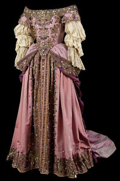 ladies pink  white medieval dress historical dresses renaissance fashion  century fashion