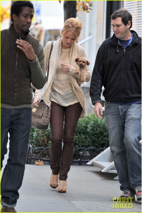 blake lively gossip girl with penny and penn badgley