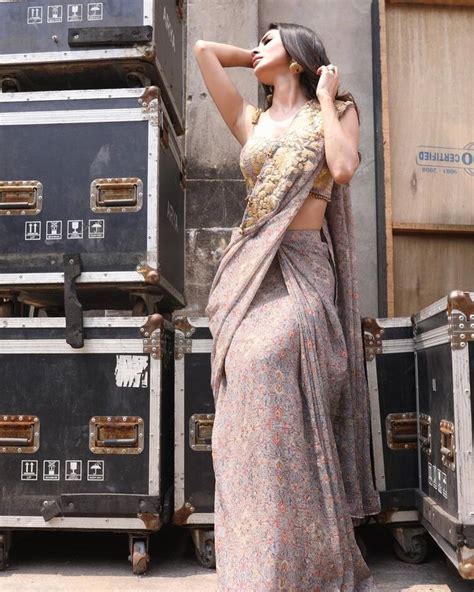 Bollywood Actress Mouni Roy Saree Looks Mouni Roy Photo મૌની રોયના