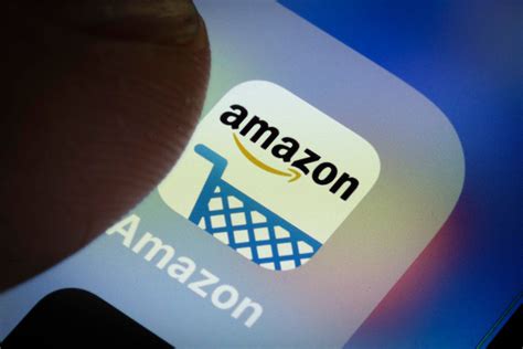 amazon launches  app store   merchants sell  products