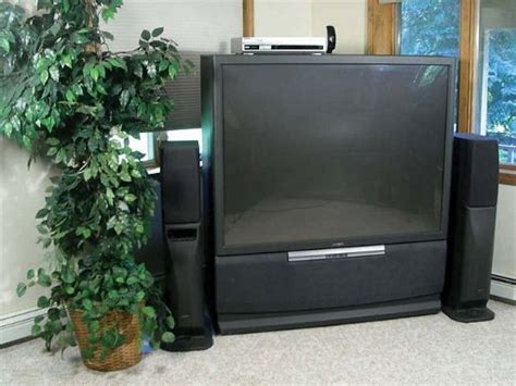 large sony floor model  big screen television aug   chamberlains auction