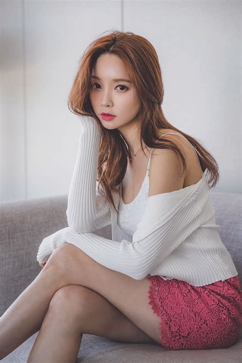 Korean Model Park Soo Yeon On Magazine Jan 2017 Asian